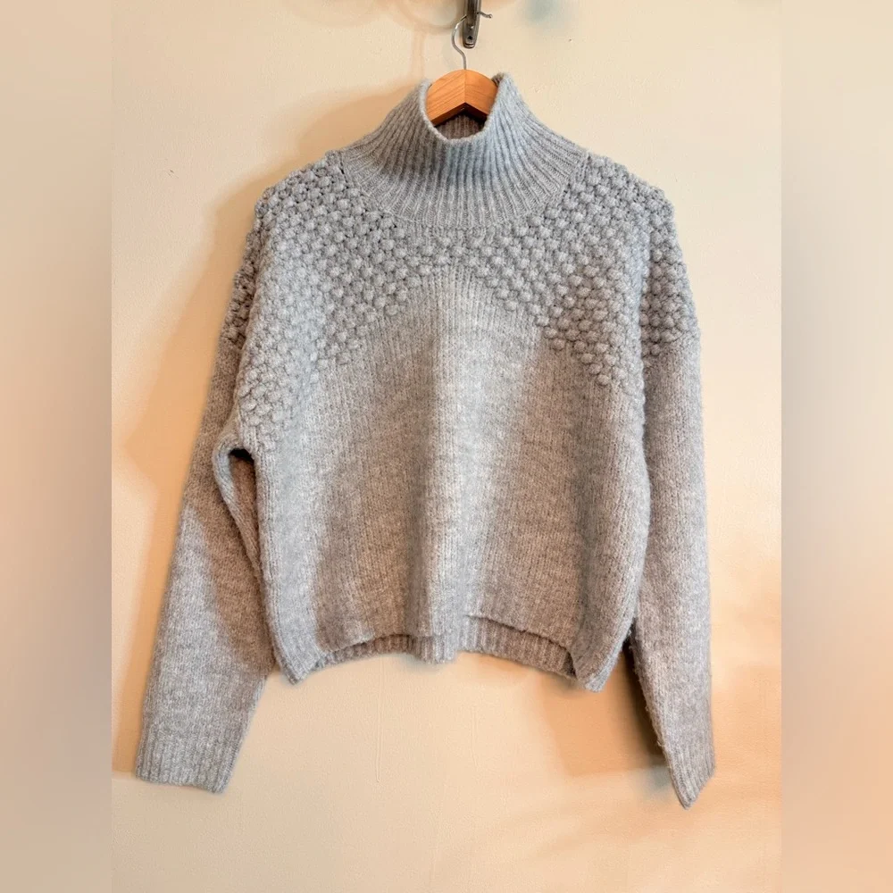 Free People Sweater Womens Medium Light Heather Gray Bradley Textured Turtleneck